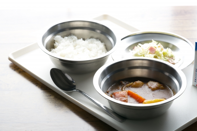 学校・保育園の給食のイメージ